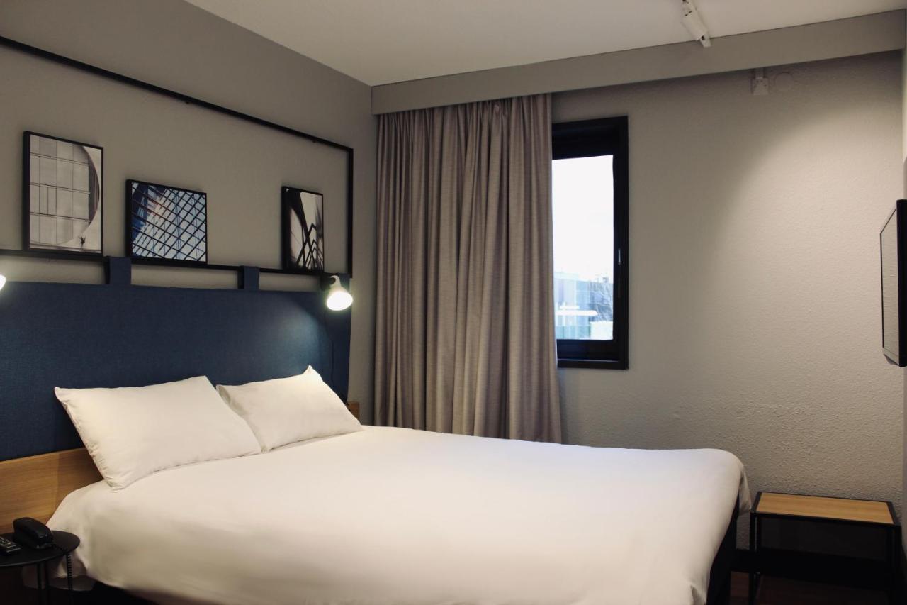 ไอบิส เอฟรี Hotel Courcouronnes ภายนอก รูปภาพ