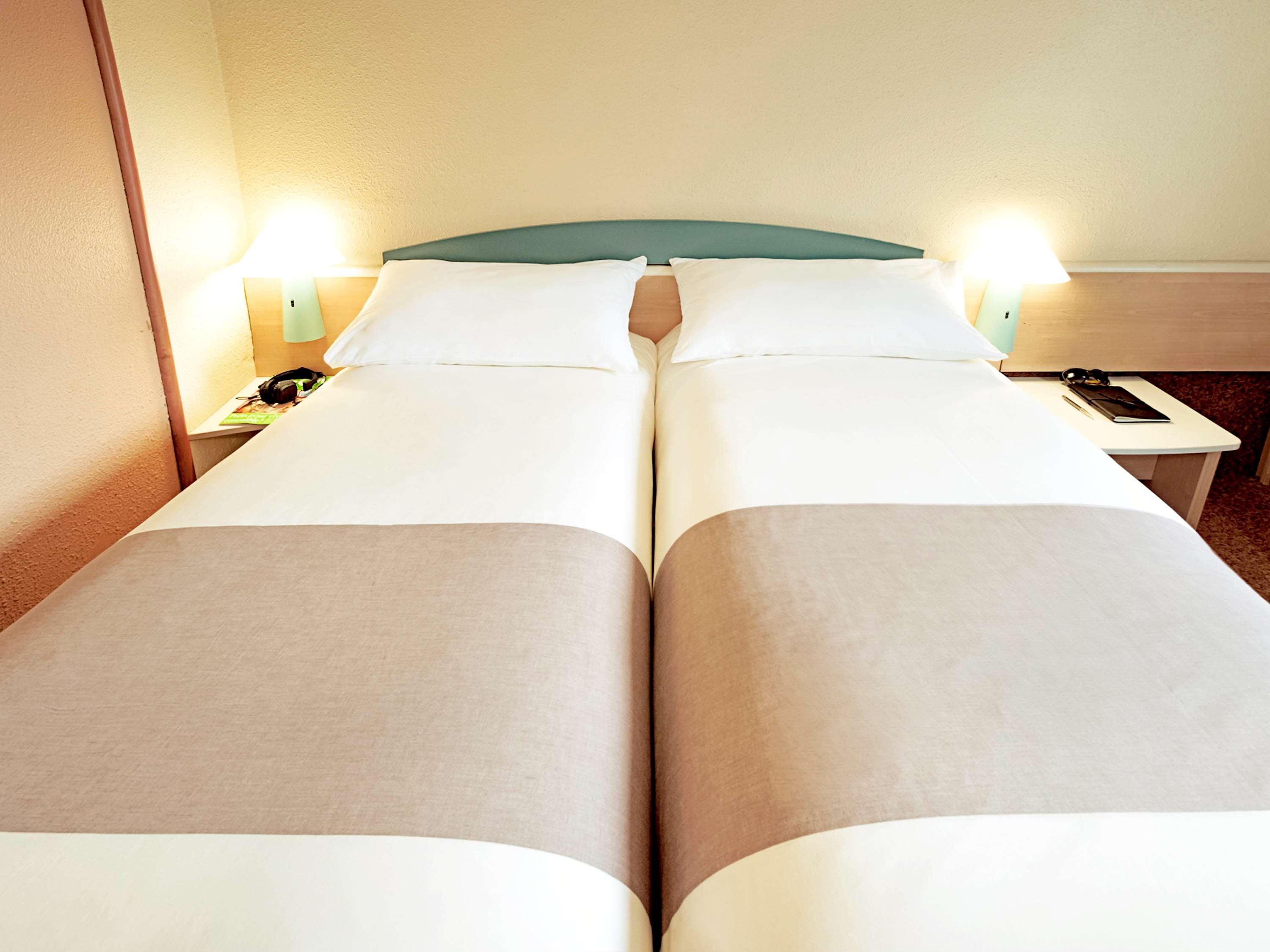 ไอบิส เอฟรี Hotel Courcouronnes ภายนอก รูปภาพ