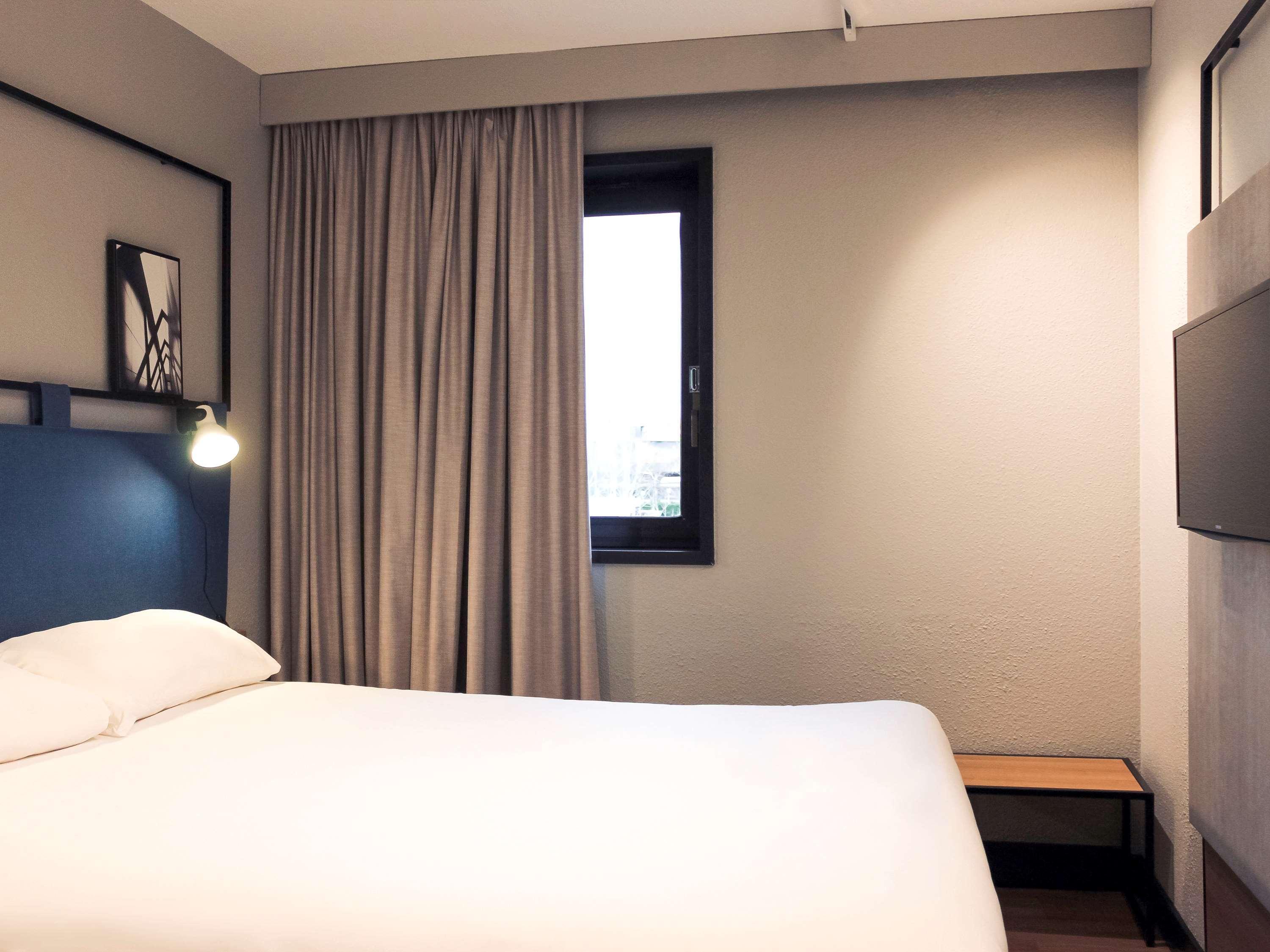 ไอบิส เอฟรี Hotel Courcouronnes ภายนอก รูปภาพ