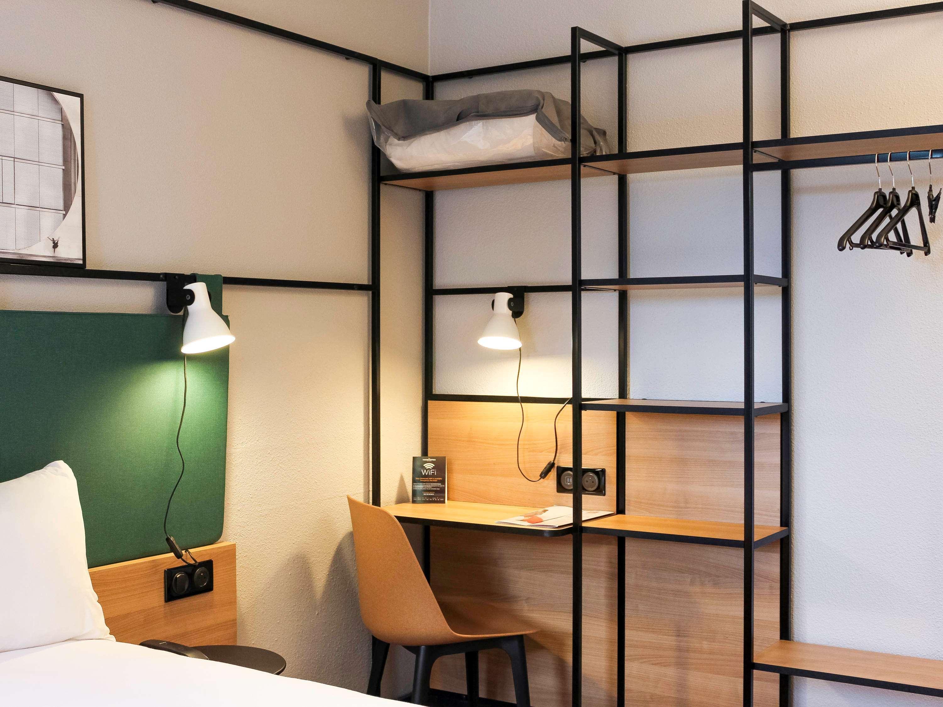 ไอบิส เอฟรี Hotel Courcouronnes ภายนอก รูปภาพ