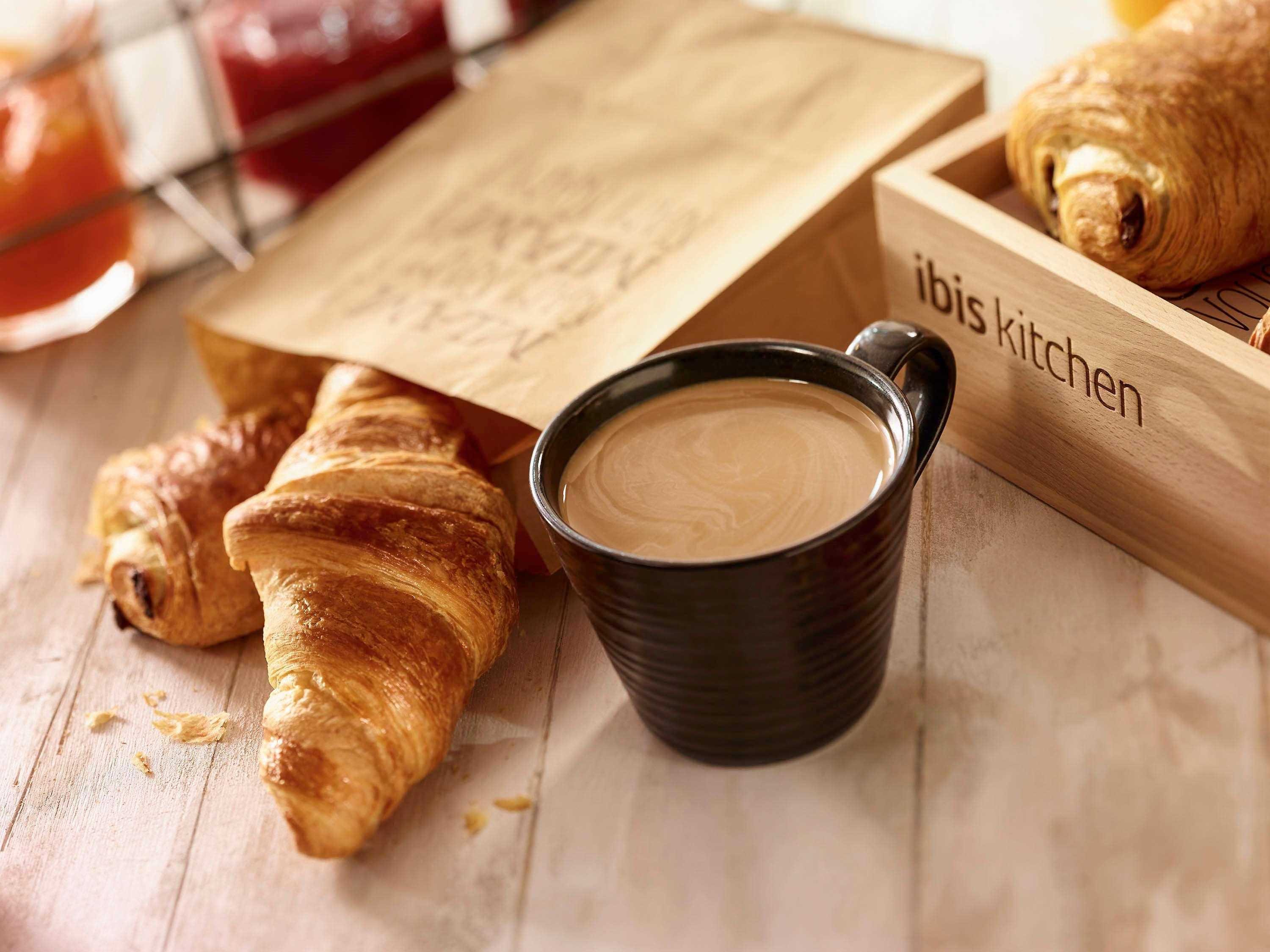 ไอบิส เอฟรี Hotel Courcouronnes ภายนอก รูปภาพ