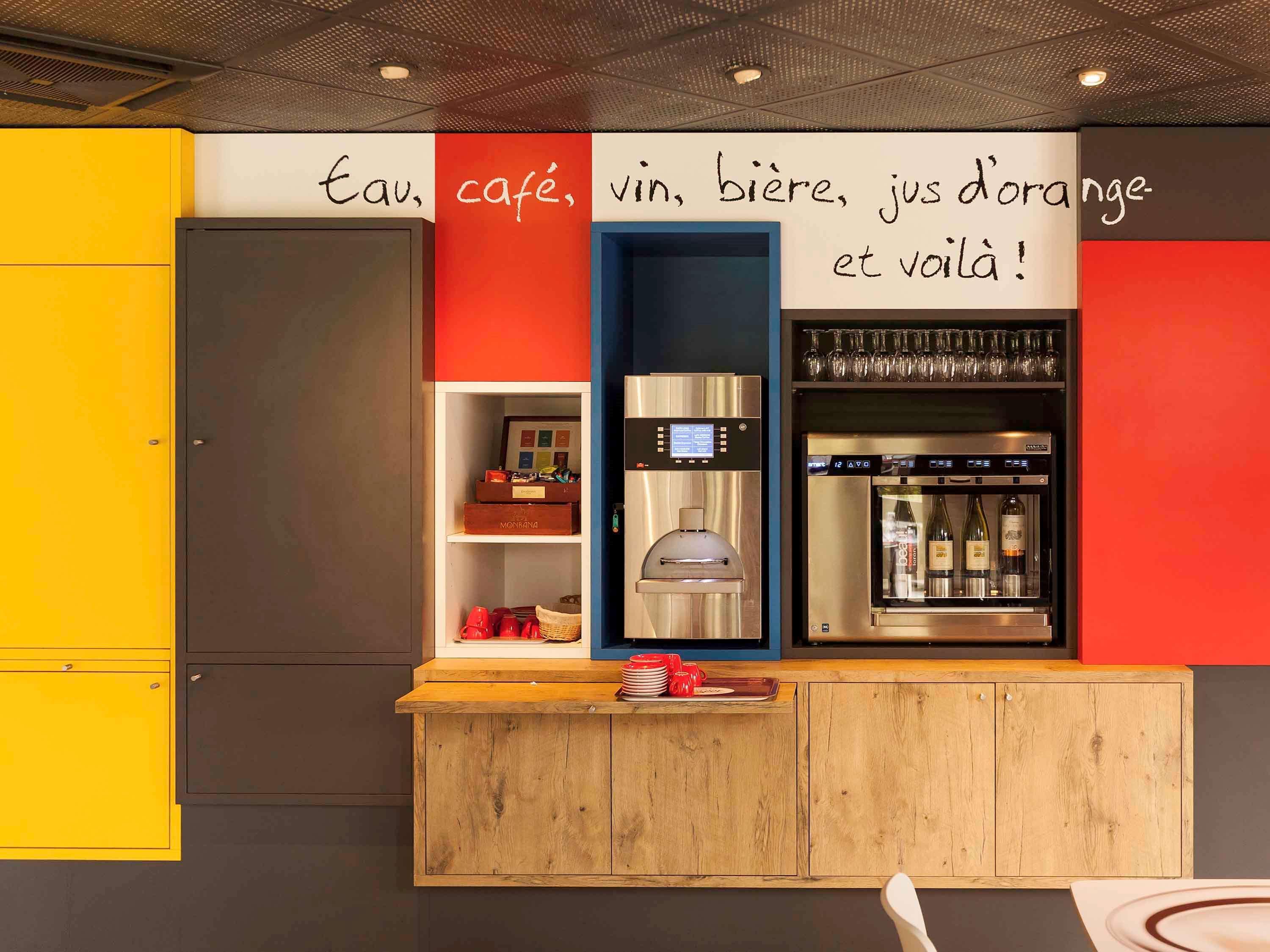 ไอบิส เอฟรี Hotel Courcouronnes ภายนอก รูปภาพ