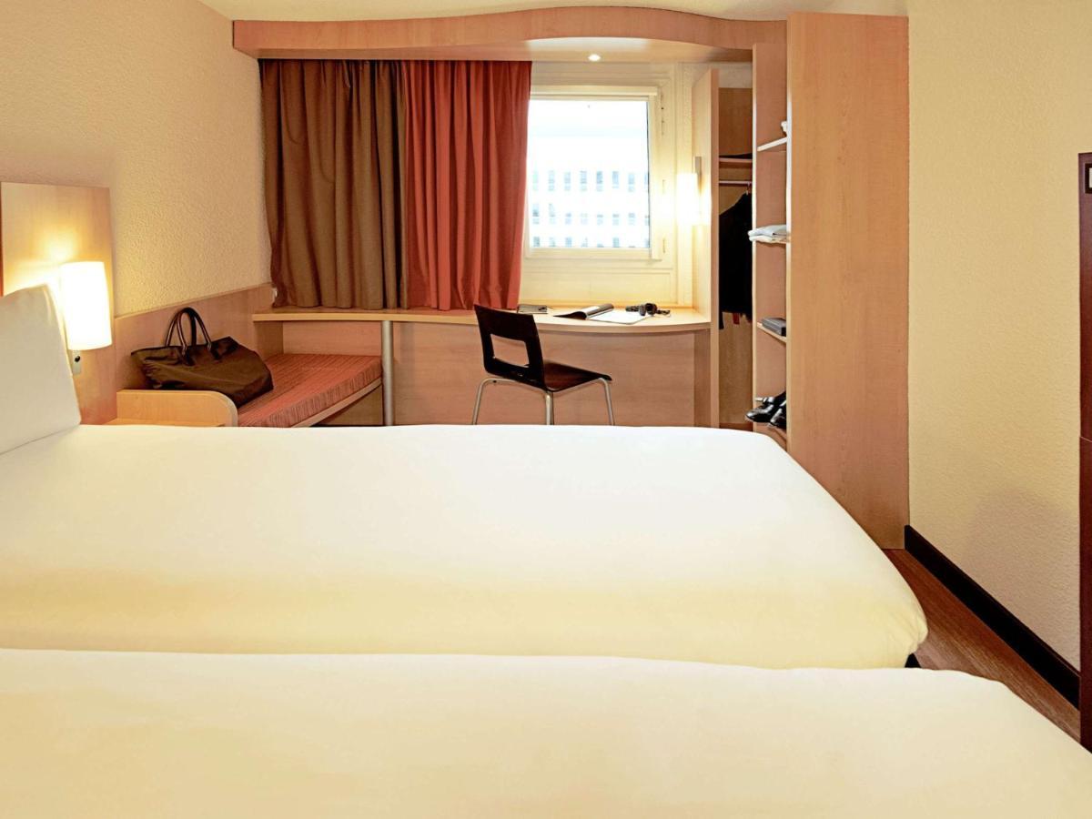 ไอบิส เอฟรี Hotel Courcouronnes ภายนอก รูปภาพ