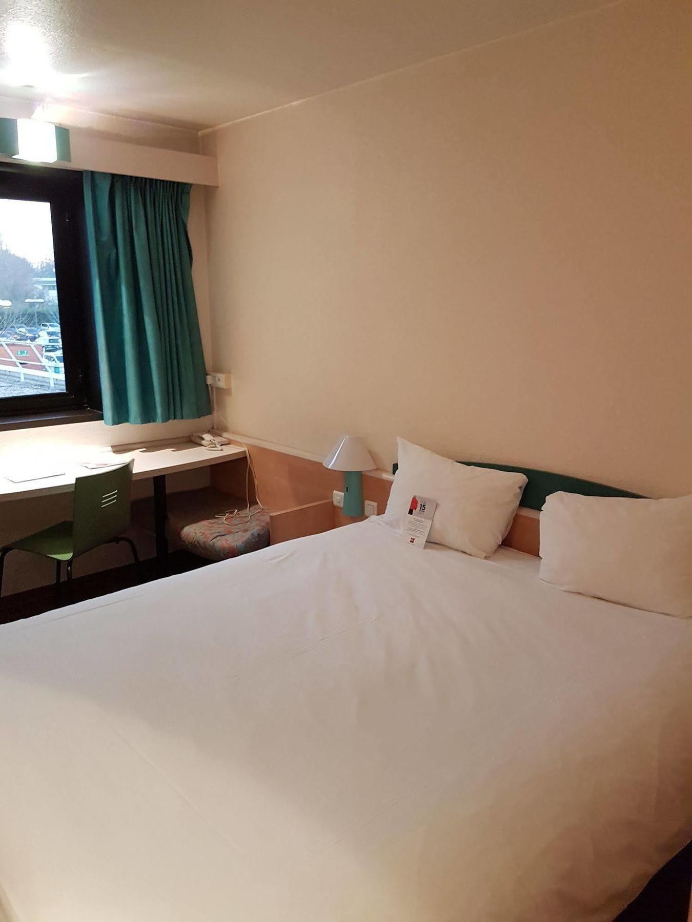 ไอบิส เอฟรี Hotel Courcouronnes ภายนอก รูปภาพ